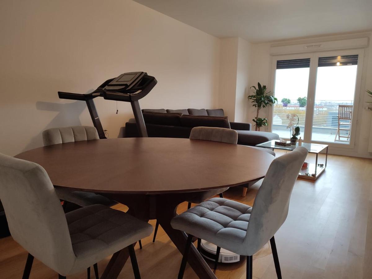 Parc Expo Prte D'orleans Orly Cdg Terrasse Parking Appartement